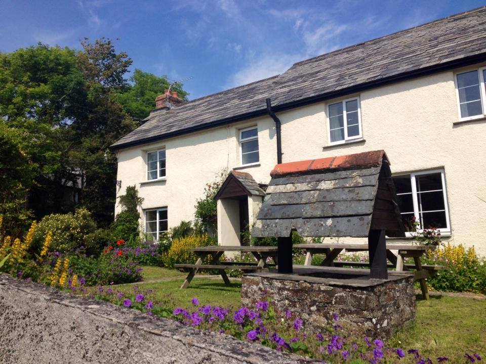 Hilton Farmhouse, large Cornish farmhouse with five bedrooms for up to 11 people.